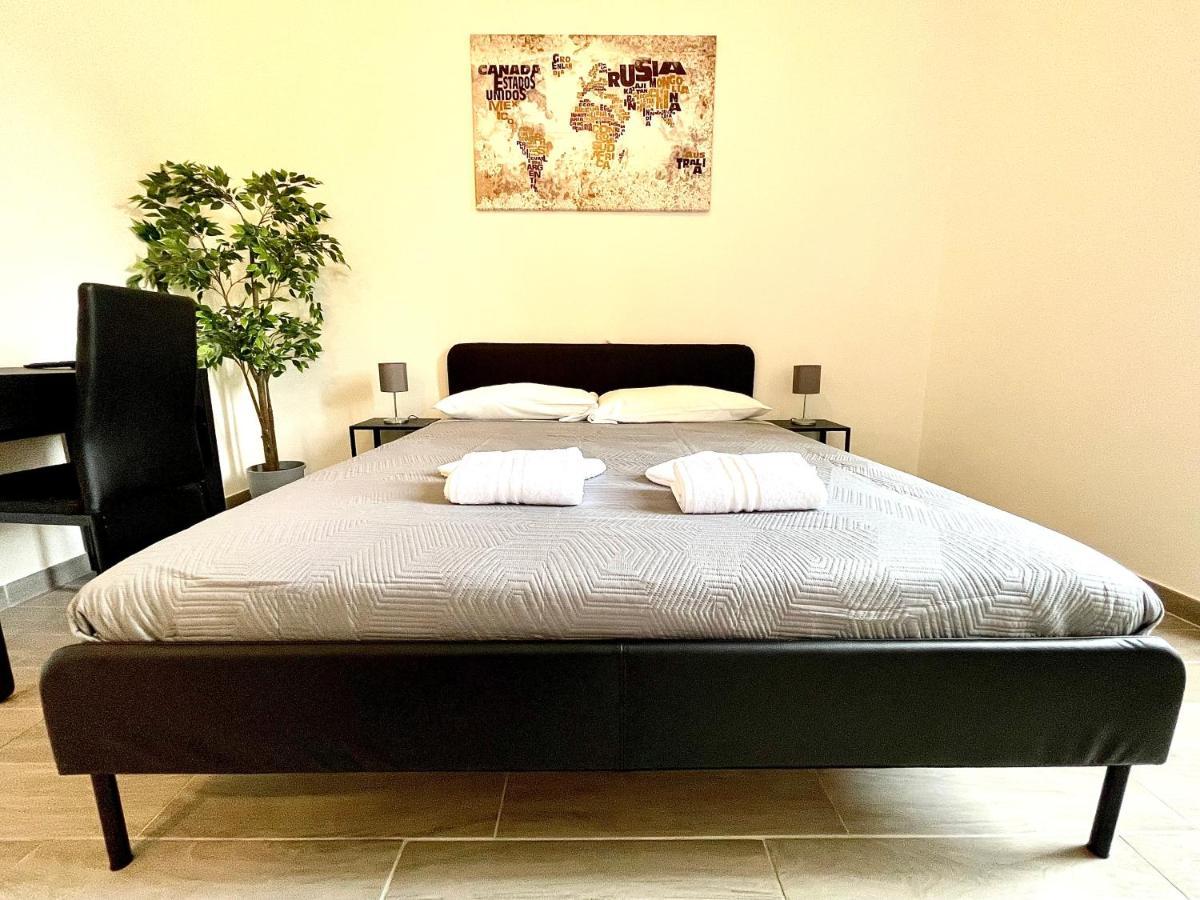 Colosseum Guest House Рим Екстериор снимка