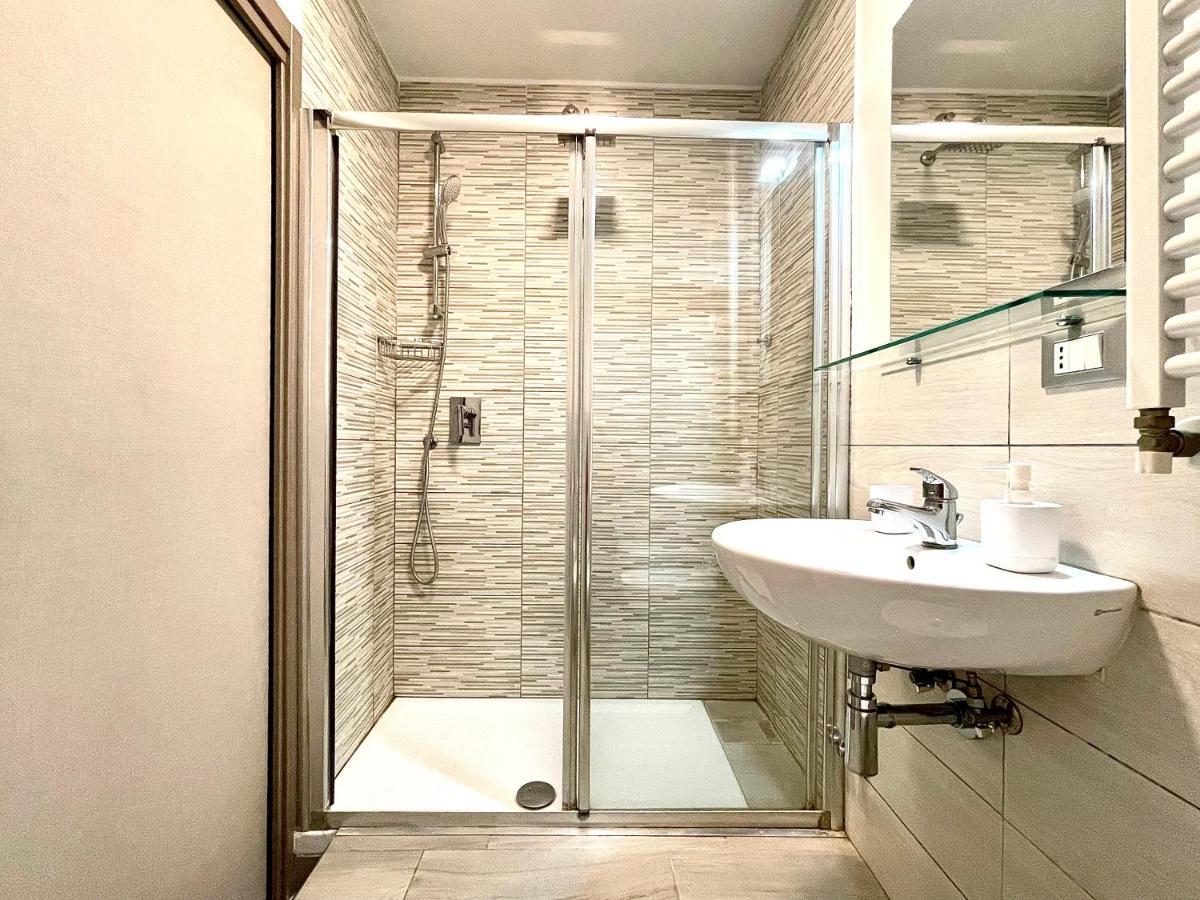 Colosseum Guest House Рим Екстериор снимка