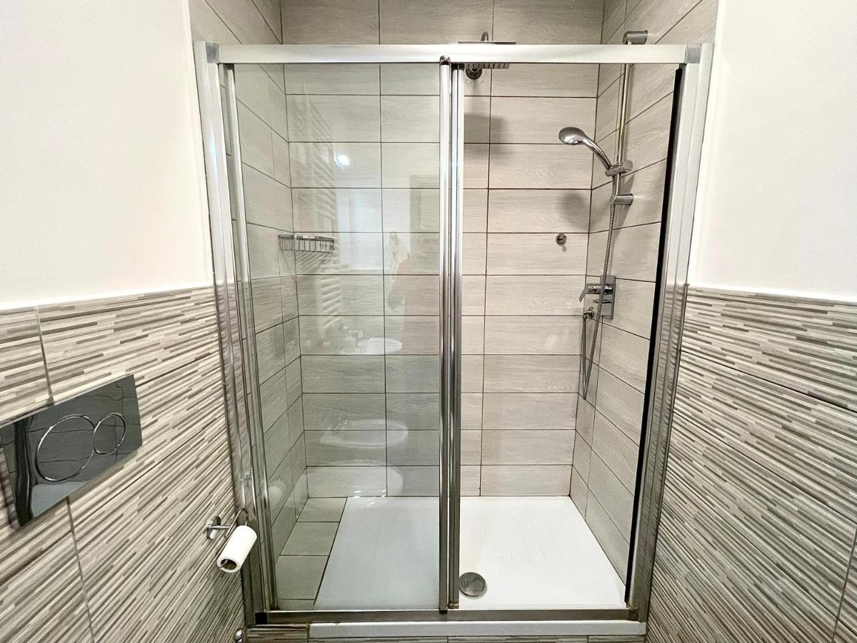 Colosseum Guest House Рим Екстериор снимка