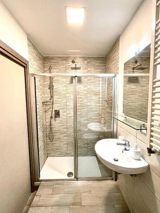Colosseum Guest House Рим Екстериор снимка